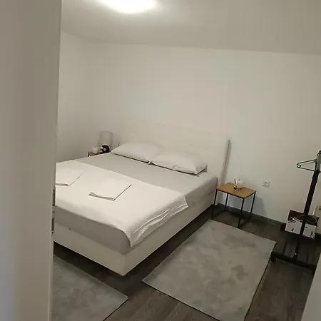 Lane Villa